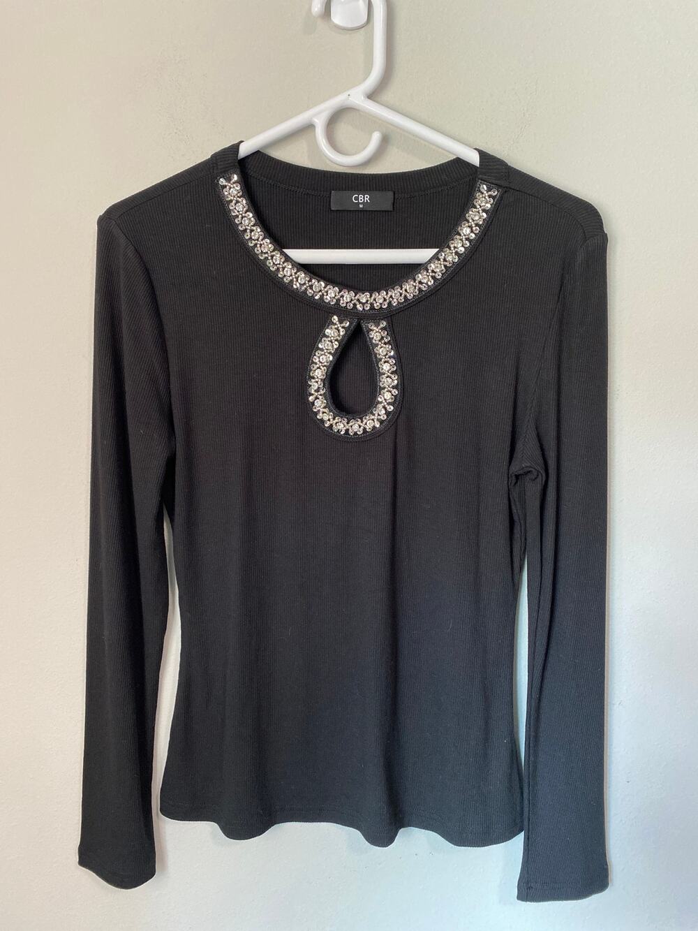 NWOT CBR Women’s Ribbed Rhinestone Keyhole Long Sleeve Top M